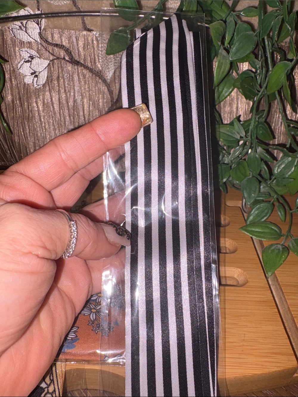 BUNDLE of 3 SILK SCARVES FOR HAIR, Bags - Floral, Striped & Animal Print . New - Picture 5 of 6